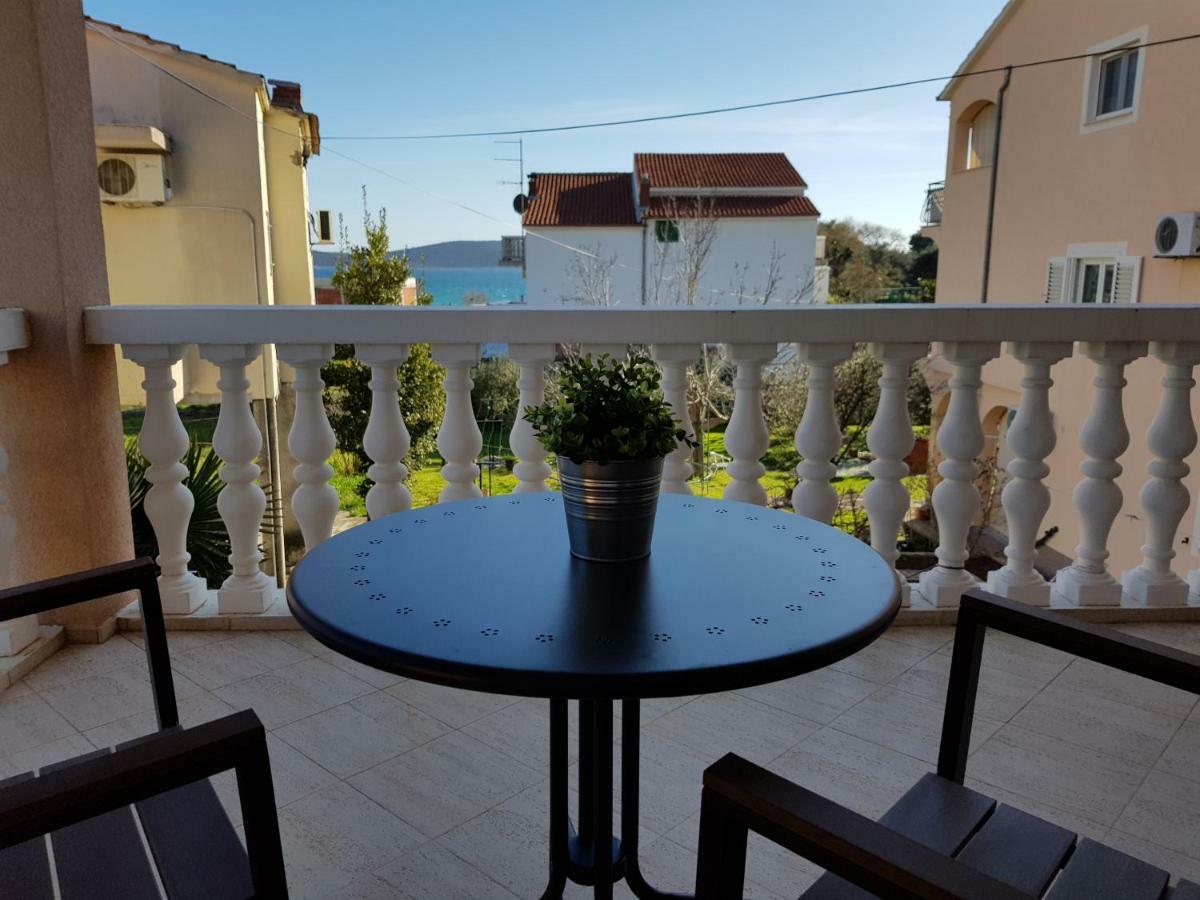 Apartmani Mira Vodice Extérieur photo