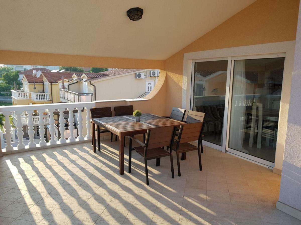 Apartmani Mira Vodice Extérieur photo